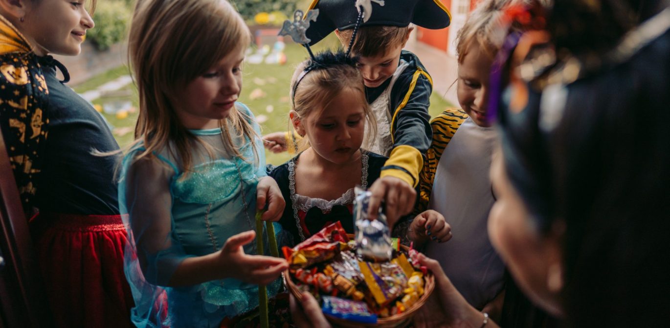 How to Host a Spooktacularly Easy Halloween Party